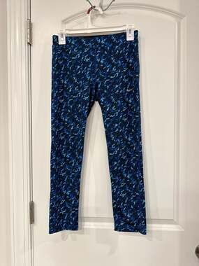 Nike Women's Dri-Fit Essential Tight Fit Cropped Leggings Blue Pattern